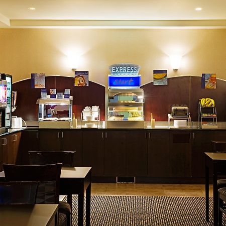 Holiday Inn Express & Suites-Regina-South By Ihg Exterior foto
