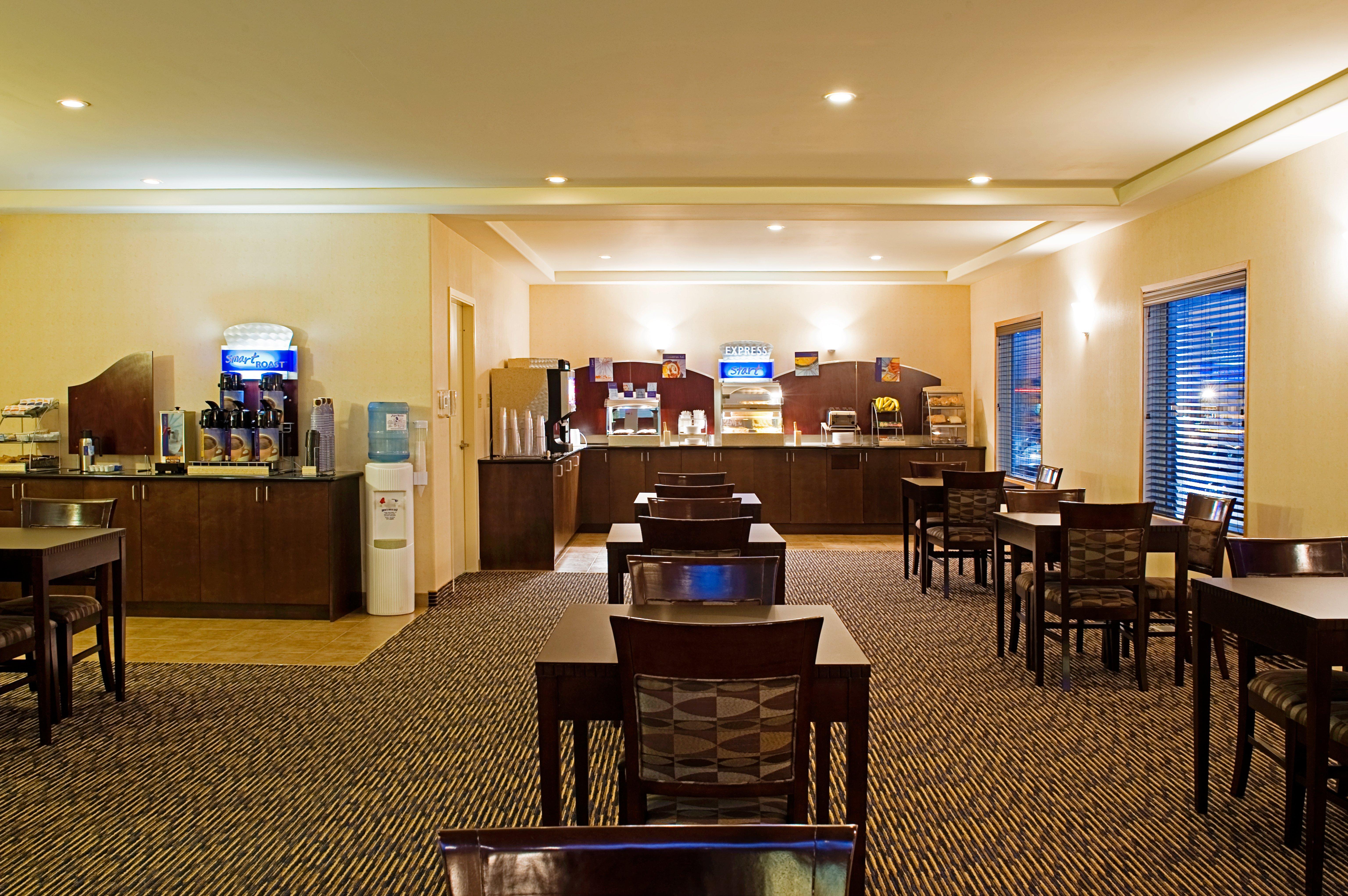 Holiday Inn Express & Suites-Regina-South By Ihg Exterior foto